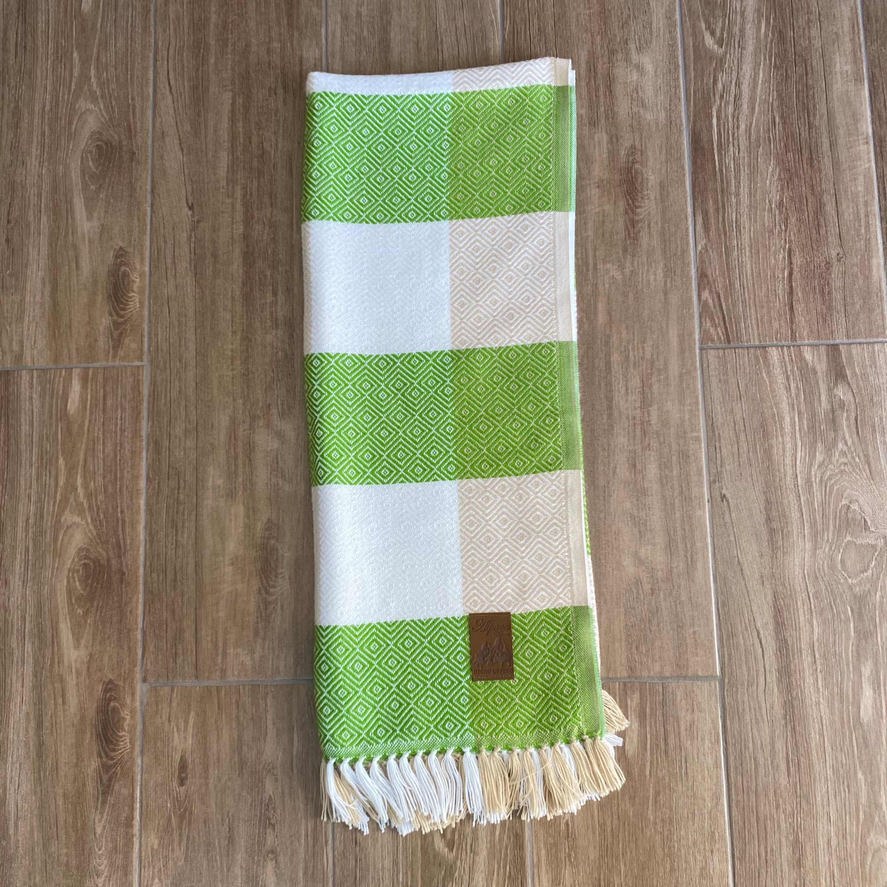 Manta de alpaca tejida a mano: textil andino, decoración bohemia