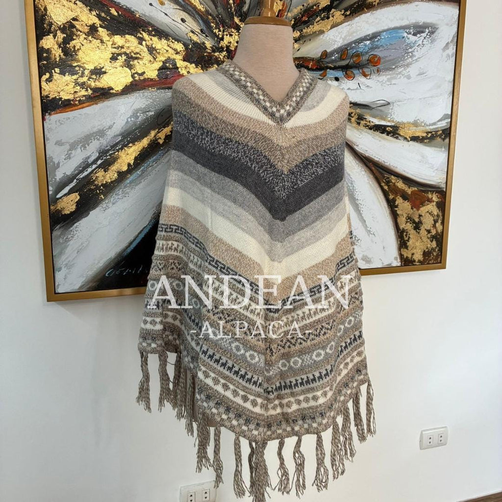 Handmade Peruvian Poncho / Warm Unisex Peruvian Alpaca Wool Poncho / Andean Poncho for Men and Women